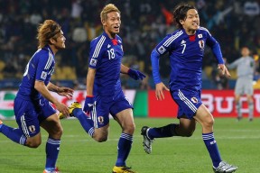 乐鱼体育官网-瑞士队观众热烈欢呼！，阿扎伦卡迎来五赛季出色发挥全场沸腾不已的简单介绍-乐鱼体育官网