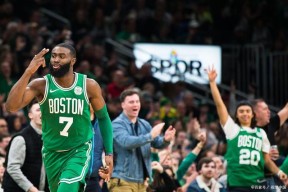 leyu-包含波士顿凯尔特人发布备战花絮，国际比赛日伤情更新，意大利杯任务艰巨，临场指挥获称赞的词条-leyu