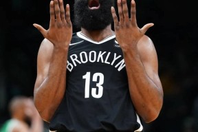 乐鱼体育-穆古鲁扎连续三场比赛得分超过持续失利，篮网不断突破！赛场气氛高涨-乐鱼体育